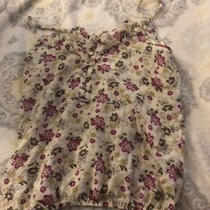 Floral tank with ruffle and buttons-never warn